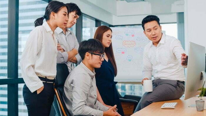 Có khả năng huấn luyện cho nhân viên cấp dưới