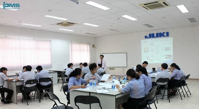 lớp quản lý cấp trung