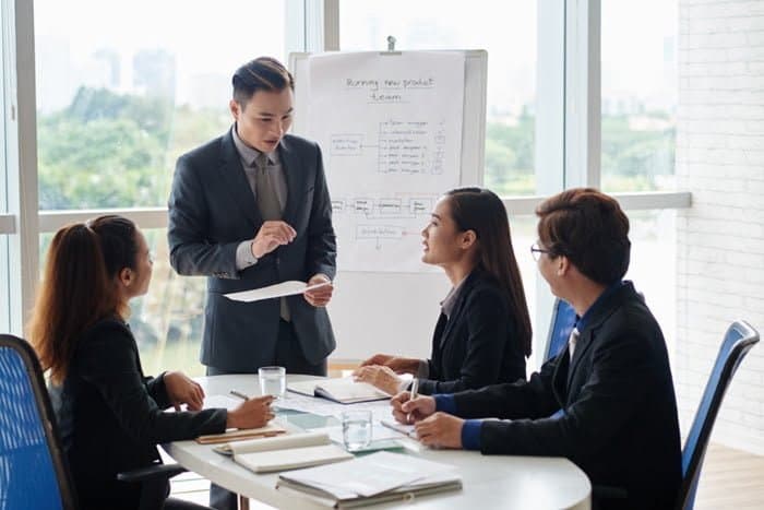 Lãnh đạo và quản lý khác biệt trong tầm nhìn