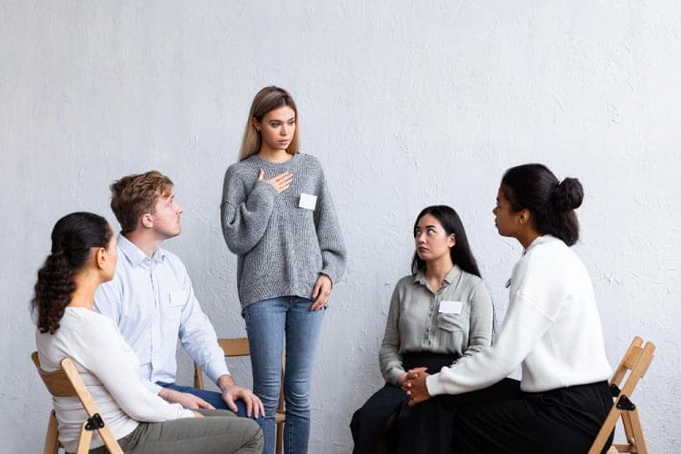 Khả năng nói trước đám đông của bạn nữ
