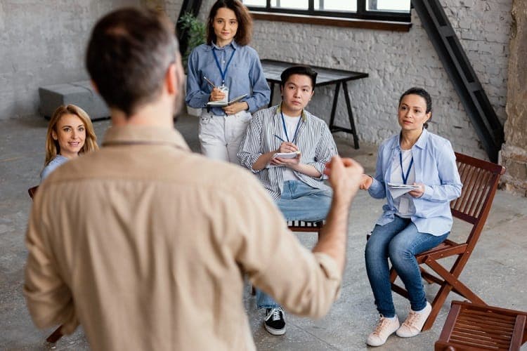 Speaker cần tận dụng lợi thế sân khấu