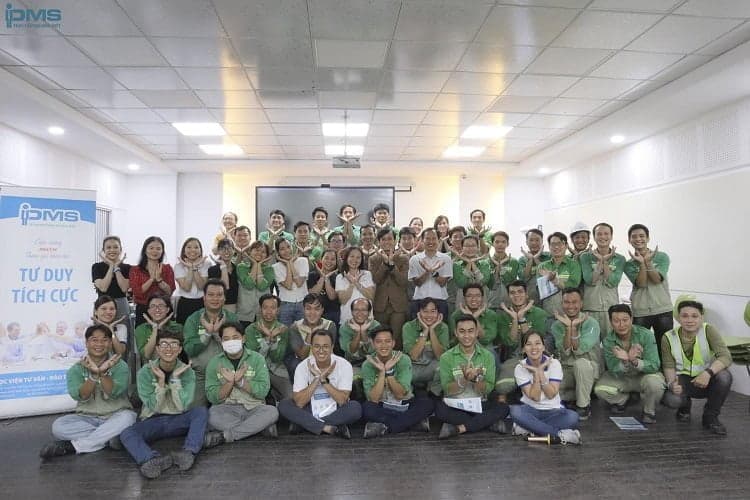 Hình ảnh Anh/Chị Học Viên chụp hình sau khi kết thúc chương trình