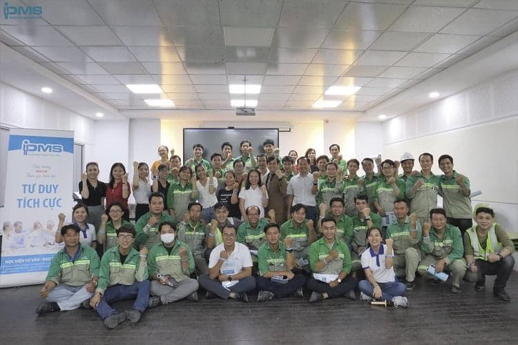 Hình ảnh Anh/Chị Học Viên chụp hình sau khi kết thúc chương trình