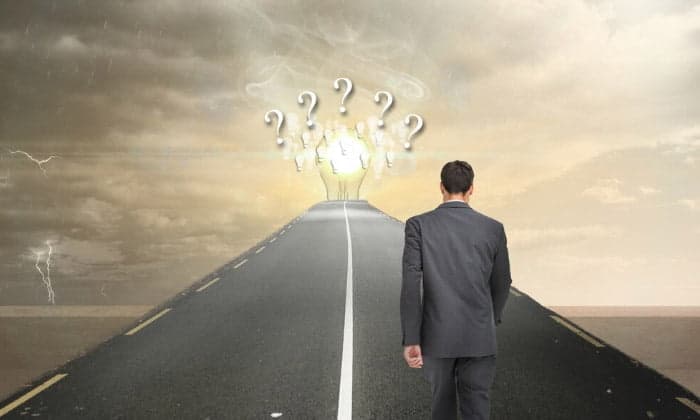 Tư duy đột phá là một cách tiếp cận giải quyết vấn đề sáng tạo, vượt ra ngoài khuôn khổ thông thường