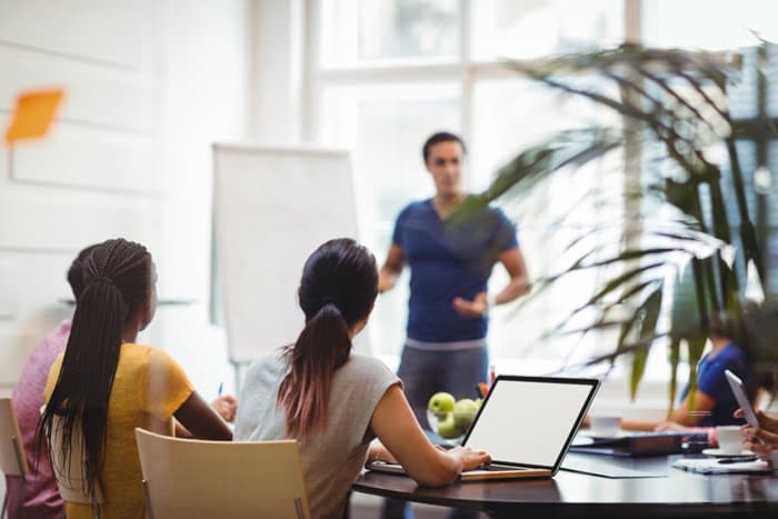Nhà lãnh đạo cần biết đào tạo nhân viên