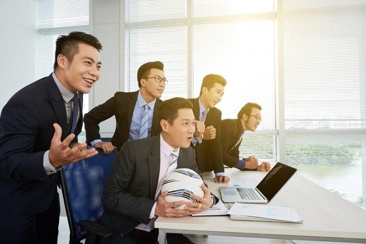 xây dựng mối quan hệ đội nhóm với nhau