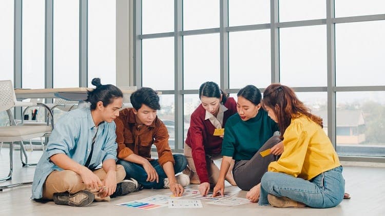 Tương tác nhóm để rèn luyện visual thinking
