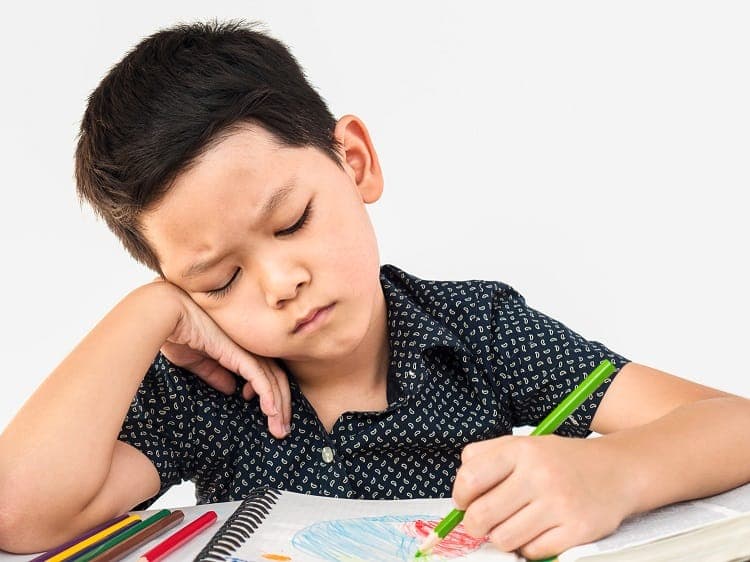 Dấu hiệu cậu trẻ chán nản khi học tập