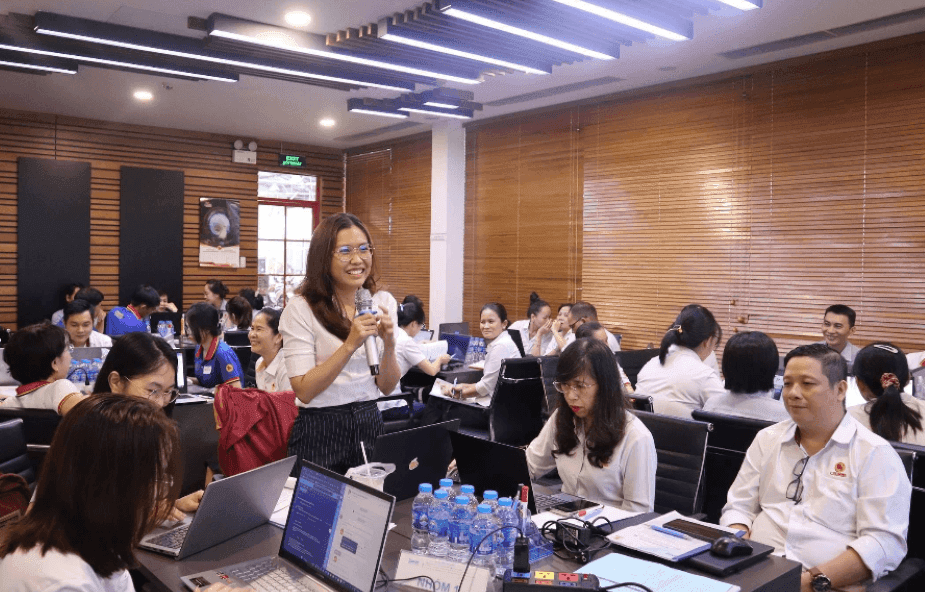 Lớp học tại Học viện PMS — buổi học của Như Thuần